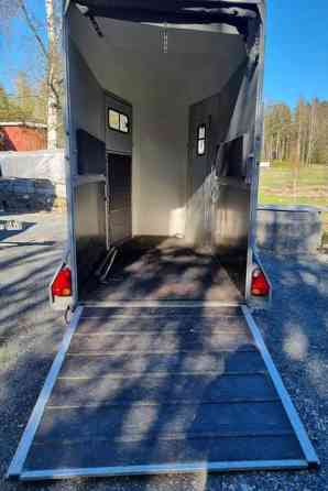 Vuokrataan 1 hevosen Cheval Liberte  ponipuomilla Espoo