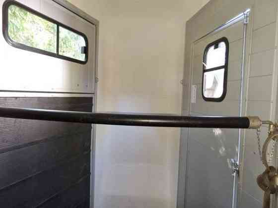 Vuokrataan 1 hevosen Cheval Liberte  ponipuomilla Espoo