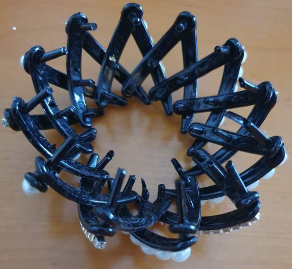 Uusi Helmistrassi hiussolki Helsinki - photo 4