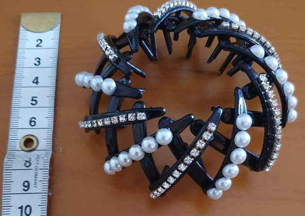 Uusi Helmistrassi hiussolki Helsinki - photo 3