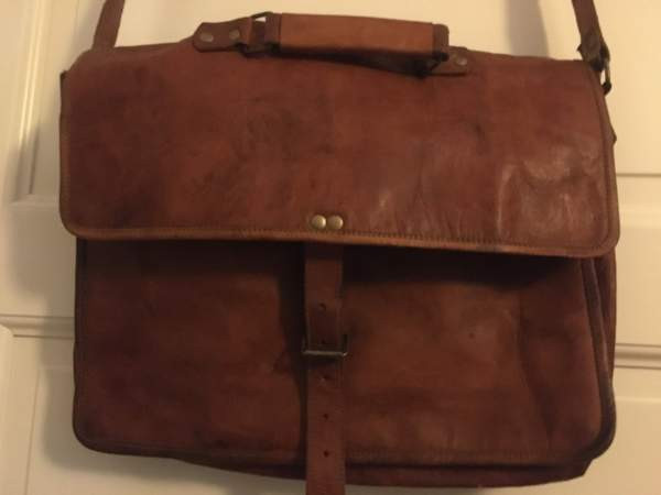Läppärilaukku, kamelinnahkaa Helsinki – foto 1