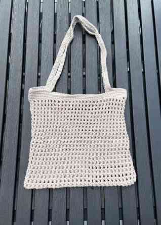 Virkattu laukku Lempaeaelae