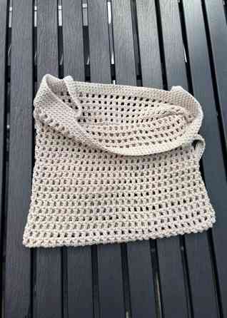 Virkattu laukku Lempaeaelae