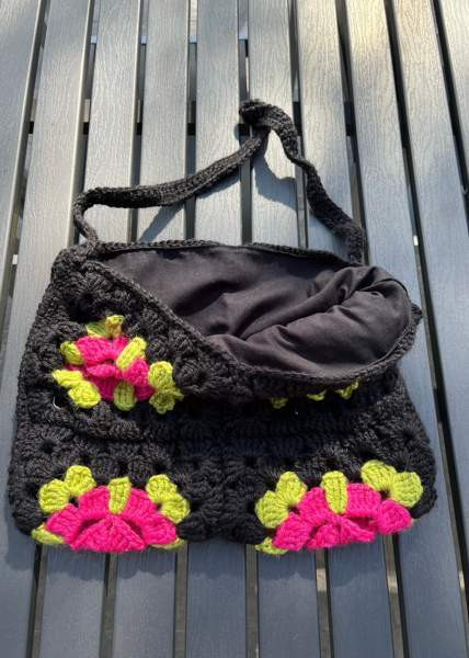 Virkattu olkalaukku Lempaeaelae - photo 6