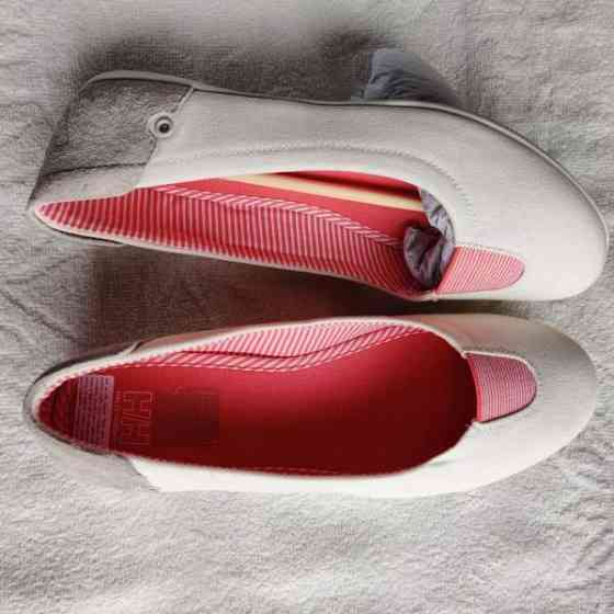 Helly Hansen -kengät, koko 38.7,  uusi, väri off white Salo