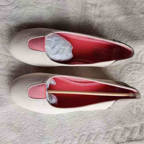 Helly Hansen -kengät, koko 38.7,  uusi, väri off white Salo