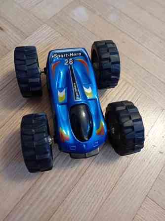 Kaksipuolinen auto Helsinki