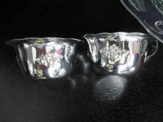 Sokerikko ja kermakko erittäin kiiltävää terästä Espoo