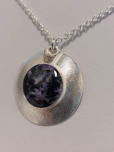 Hannu Äikäs 925 hopeinen kaulakoru violetin tummalla sävyisellä kivellä v. 1996 Лахти - изображение 2