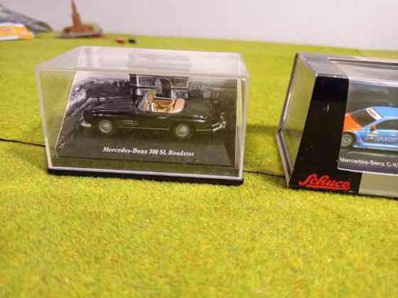 3 ripeää autoa boksissaan (H0) Тампере