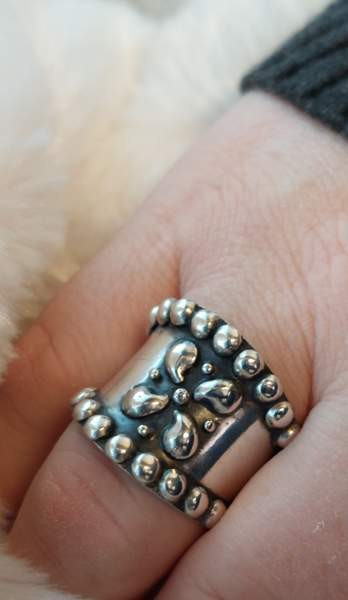 830 hopeinen muhkea sormus. Koko 20. Лахти - изображение 3