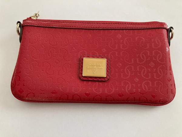 Guess pikkulaukku/ lompakko Эспоо - изображение 1