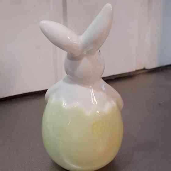 Suloinen posliini pupu Raisio