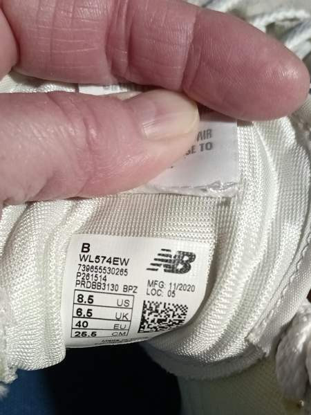 New Balance Classic 574  tossut lenkkarit 40/26cm Helsinki - изображение 3