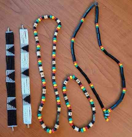 Kenialaisia koruja Helsinki