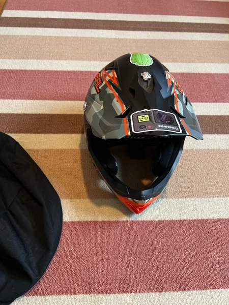 Lasten fullface kypärä ja suojapaita Tampere - photo 2