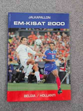 3 kpl Jalkapallon MM-/EM-kisakirjoja Naantali