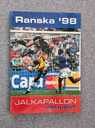 3 kpl Jalkapallon MM-/EM-kisakirjoja Naantali