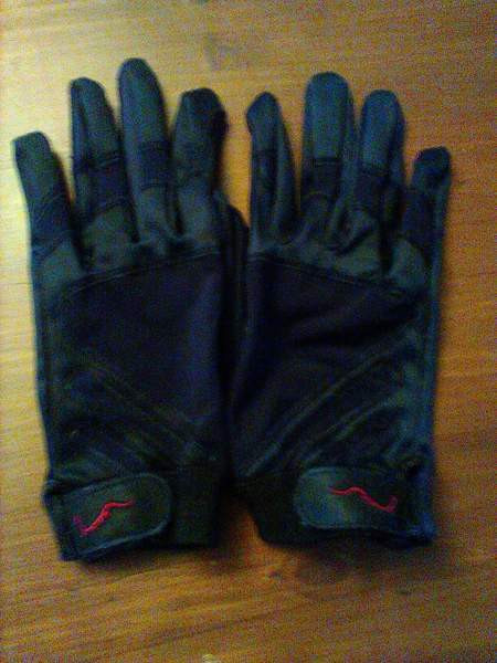 Ratsastus sormikkaat Kiuruvesi - valokuva 1