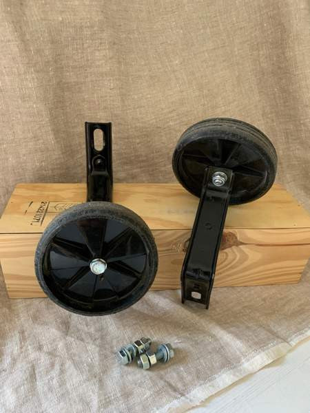 Apupyörät Lastenpyörään. Kuopio - valokuva 1