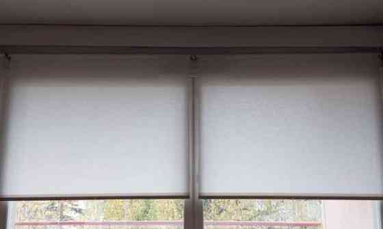 Kaksi rullaverhoa Kouvola