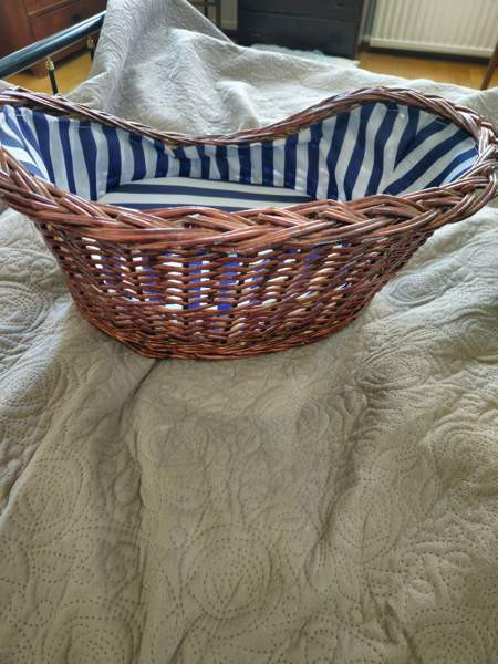 Lemmikkikori / peti Helsinki - valokuva 2