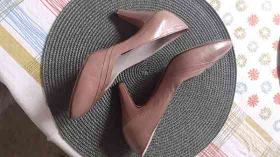 Italialaiset  KORKOKENGÄT  nude / beige Хювинкяя