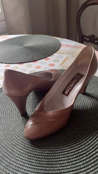 Italialaiset  KORKOKENGÄT  nude / beige Hyvinge – foto 1