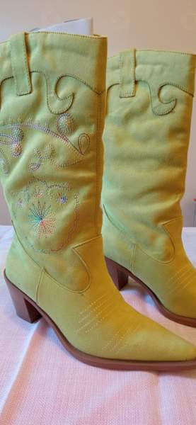 Lime vihreät saapikkaat Lappeenranta - valokuva 1