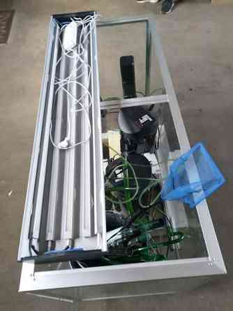 Akvaario tarvikkeineen Pori