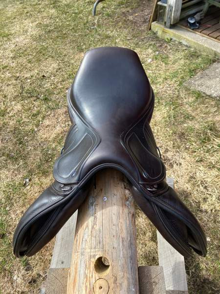 Ikonic Evolution satula Luumäki - photo 2