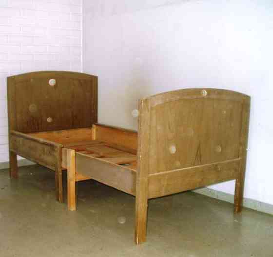 Vanha päästävedettävä sänky Isokyrö