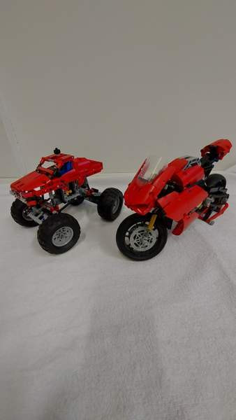 Lego technic settejä Inari - valokuva 1