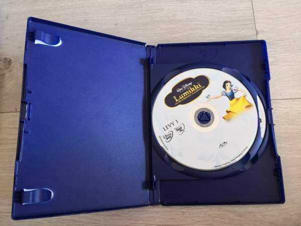 Disneyn Lumikki ja seitsemän kääpiötä 2-levyinen DVD Espoo – foto 3
