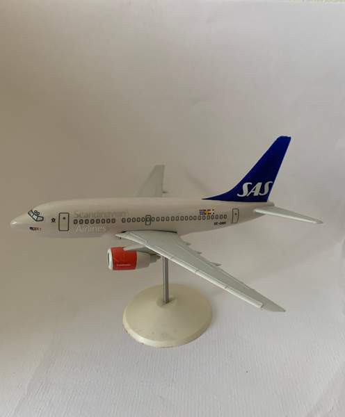 Boeing 737 pienoismalli SAS Vihti – foto 1