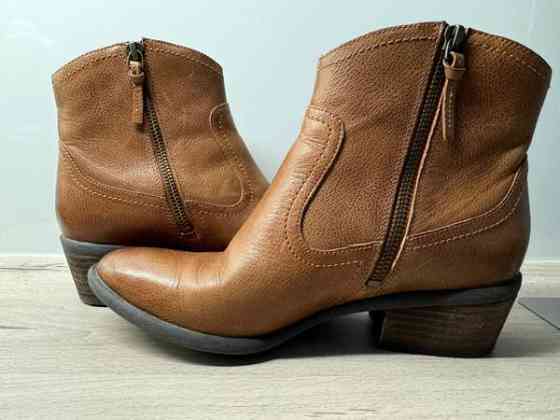 Clarks nahkanilkkurit koko 38 Лахти