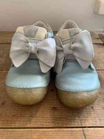 Nahkaiset paljasjalkakengät, D.D.step Tampere