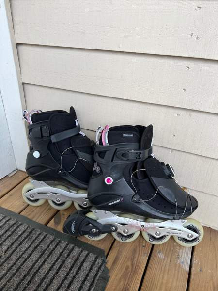 Naisten rullaluistimet Kajaani – foto 1