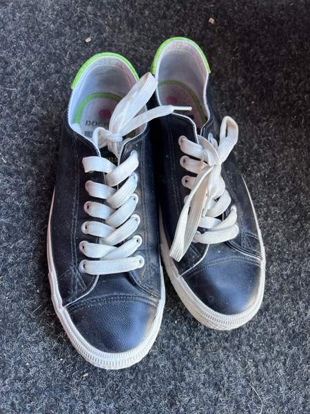 Mustat tennarit 38 Kuopio - valokuva 1