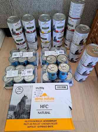 Kissan ruokaa Almo nature ja Cosma Helsinki