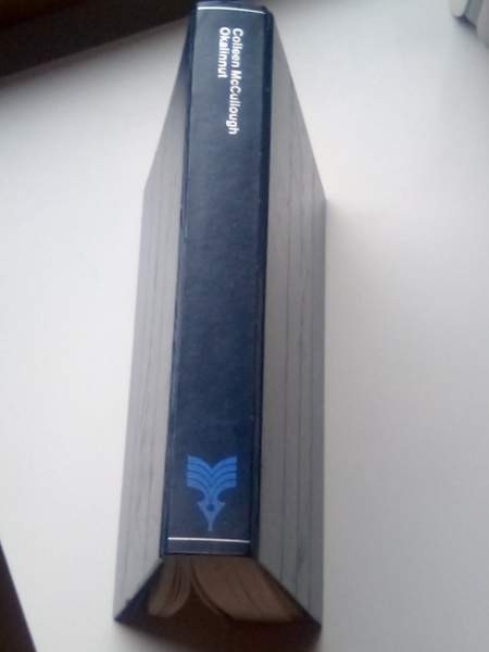 COLLEEN McCULLOUGH: OKALINNUT Naantali - valokuva 1