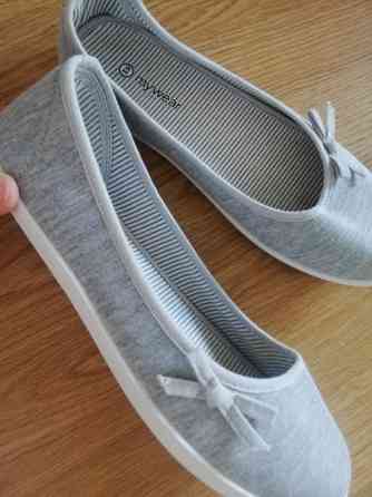 Harmaat kesäkengät Тампере