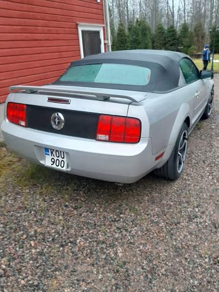 Ford Mustang Loppi – foto 2