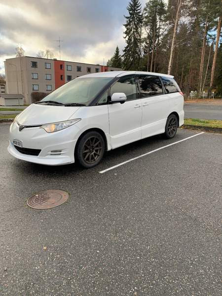 Toyota Estima Lieksa - photo 1