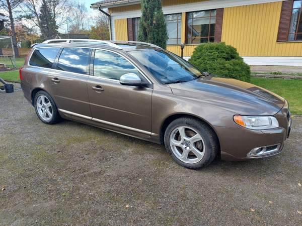 Volvo V70 Lieto - изображение 1