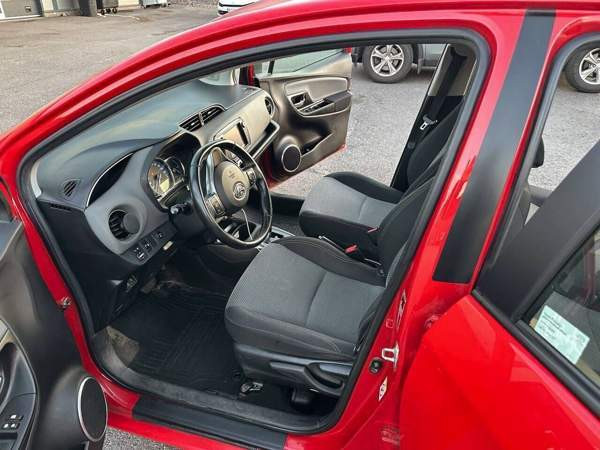 Toyota Yaris Vantaa - valokuva 4