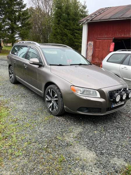 Volvo V70 Kuusamo - photo 1