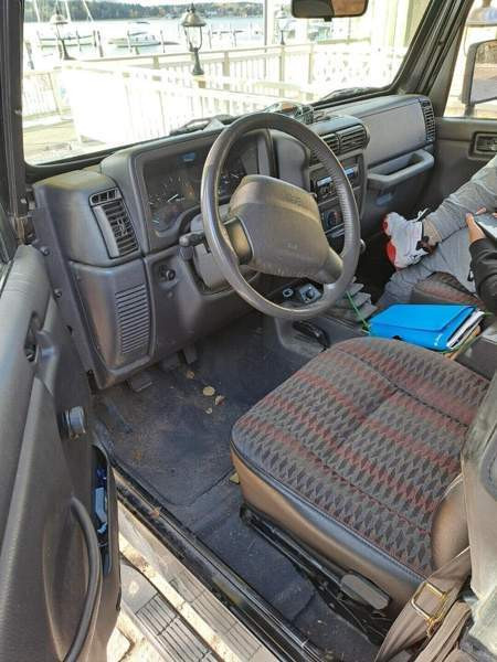 Jeep Wrangler Naantali - valokuva 8