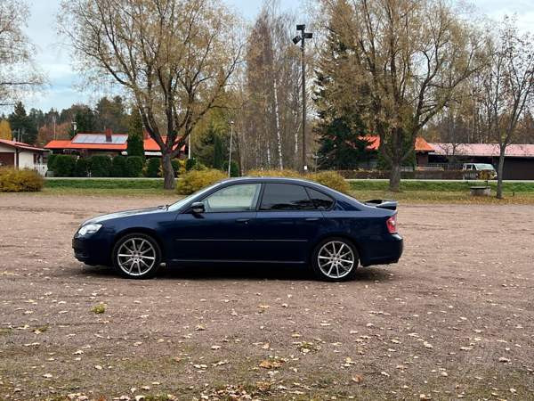 Subaru Legacy Kouvola - valokuva 5