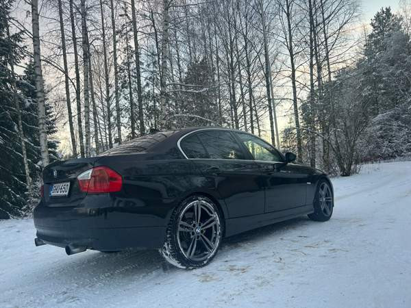 BMW 335 Jaemsae - valokuva 1